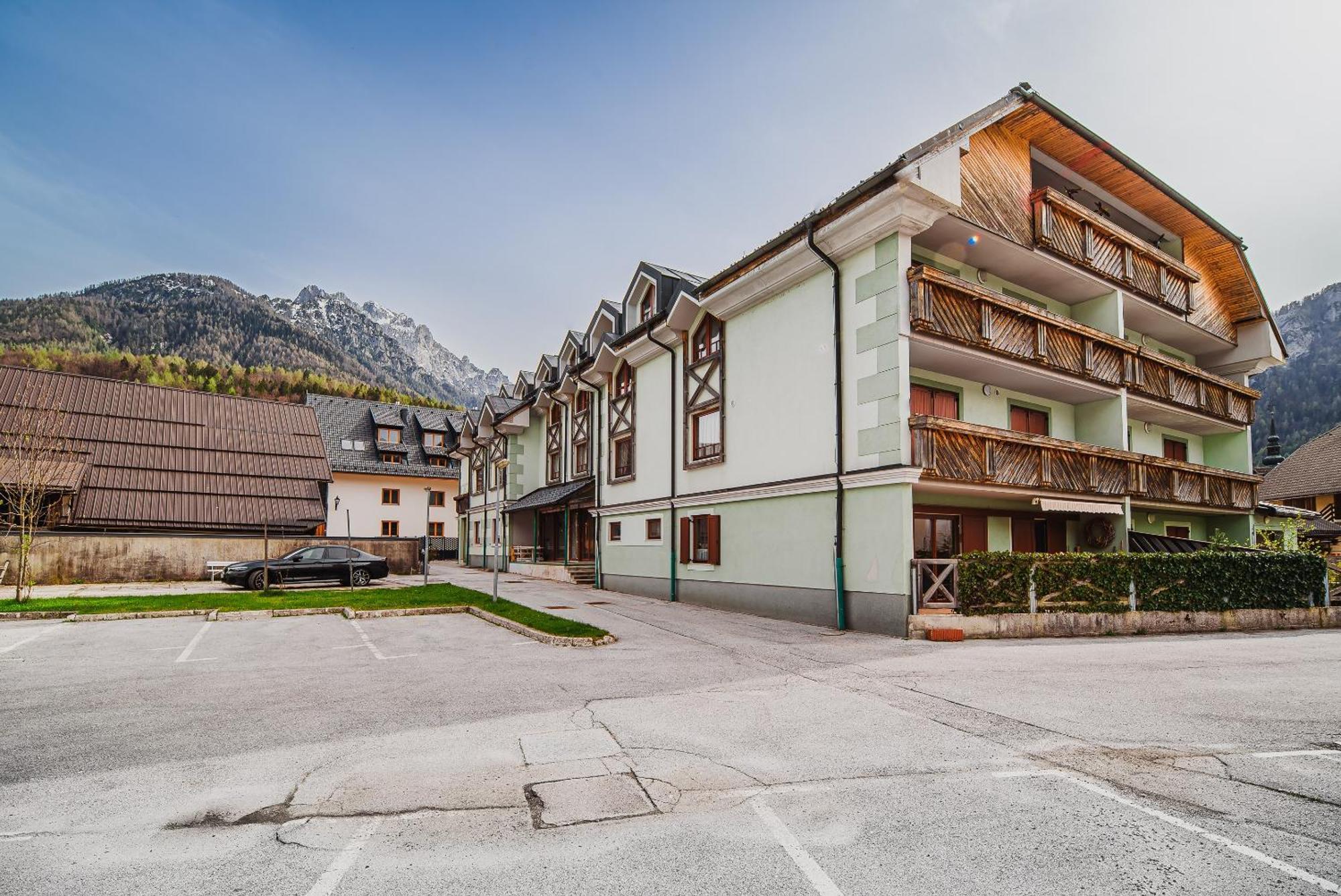 Apartments Slavec With Free Onsite Parking Кранска гора Екстериор снимка