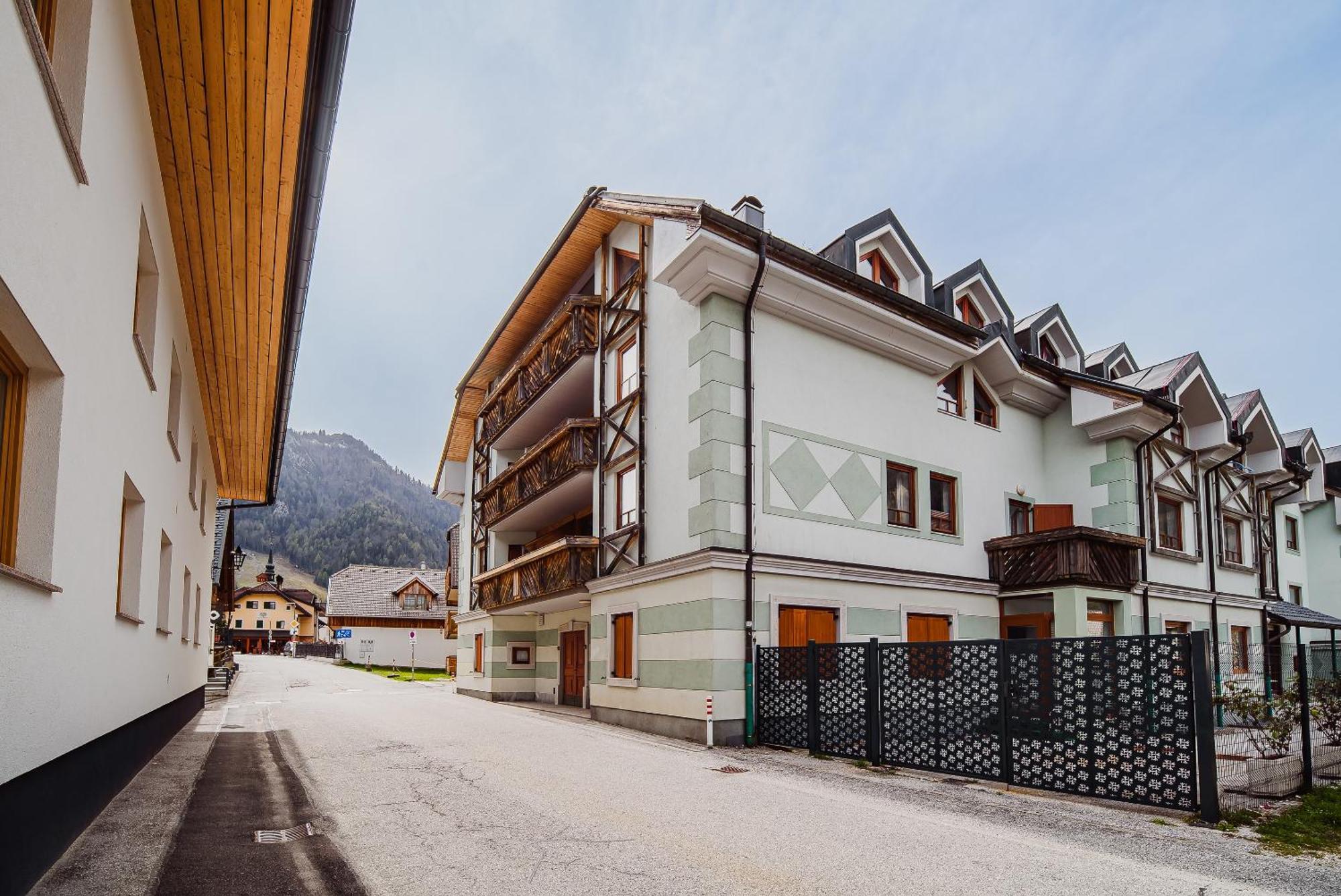 Apartments Slavec With Free Onsite Parking Кранска гора Екстериор снимка