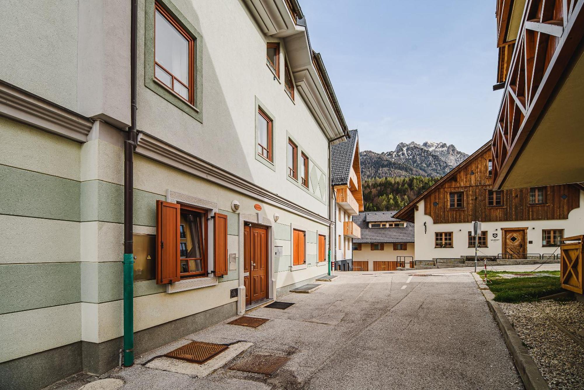 Apartments Slavec With Free Onsite Parking Кранска гора Екстериор снимка